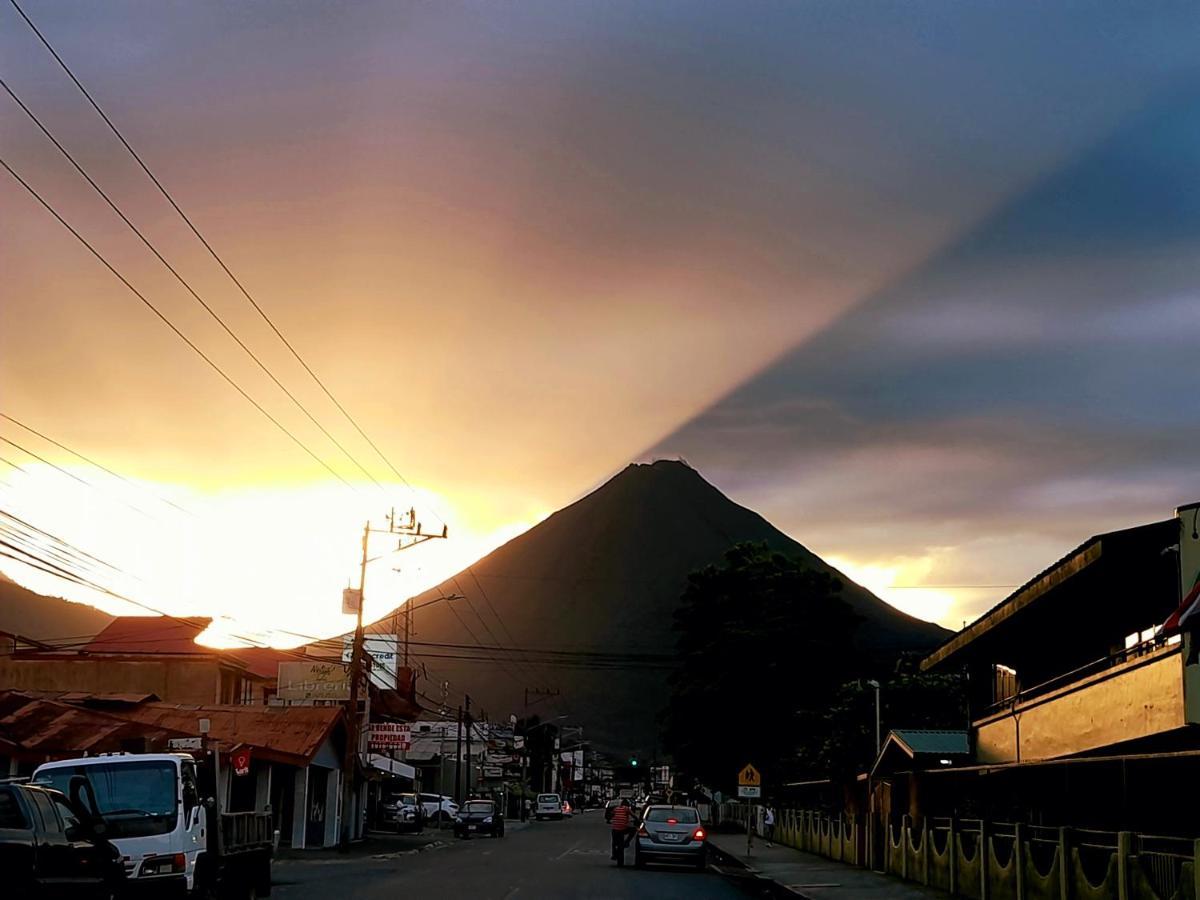 Arenal Poshpacker Vandrarhem La Fortuna Exteriör bild